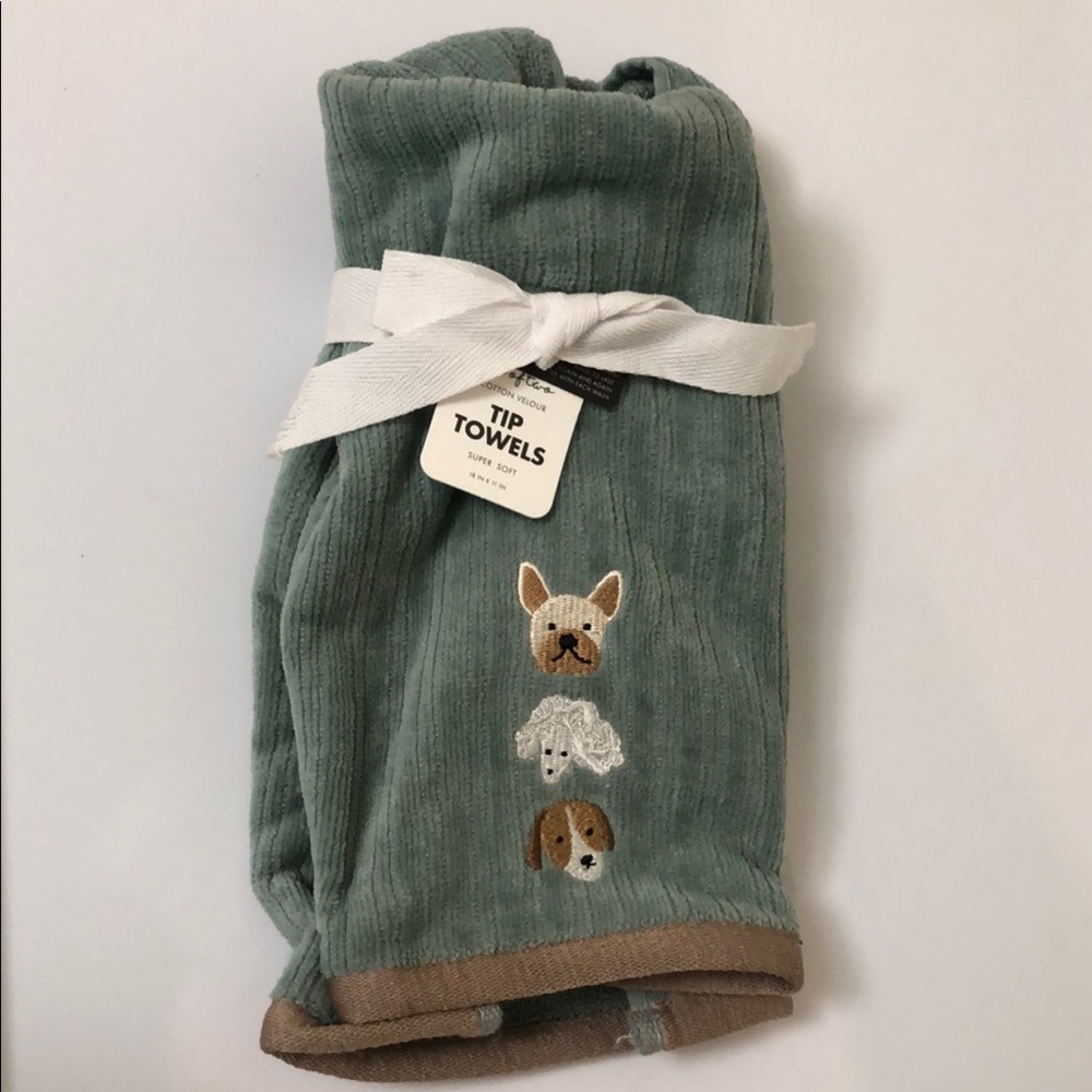 Embroidered nwt puppy dog Tip Towels 18 x 11 inches cotton velour super soft
